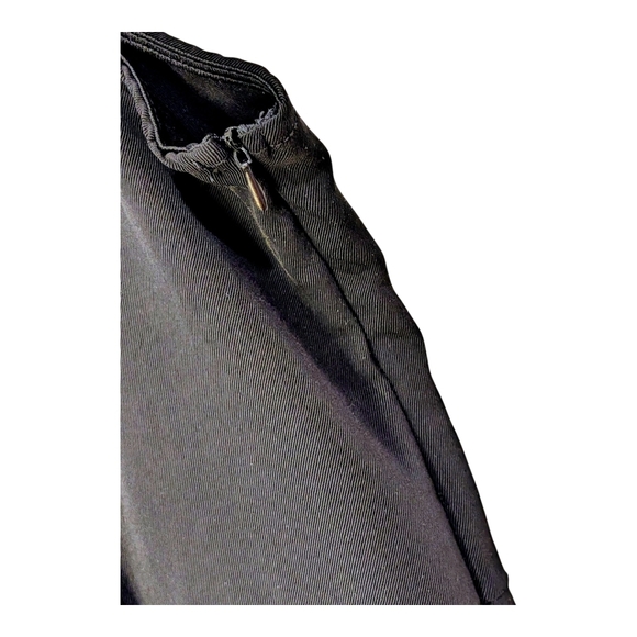 Elegant Black One-Shoulder Jumpsuit - Picture 6 of 9